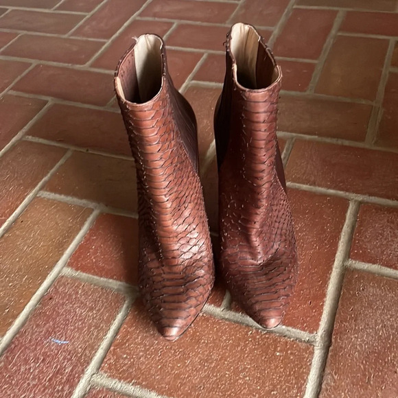 Brown BCBGMaxazria MA-Metild Snakeskin Bootie 9.5 - Picture 7 of 9